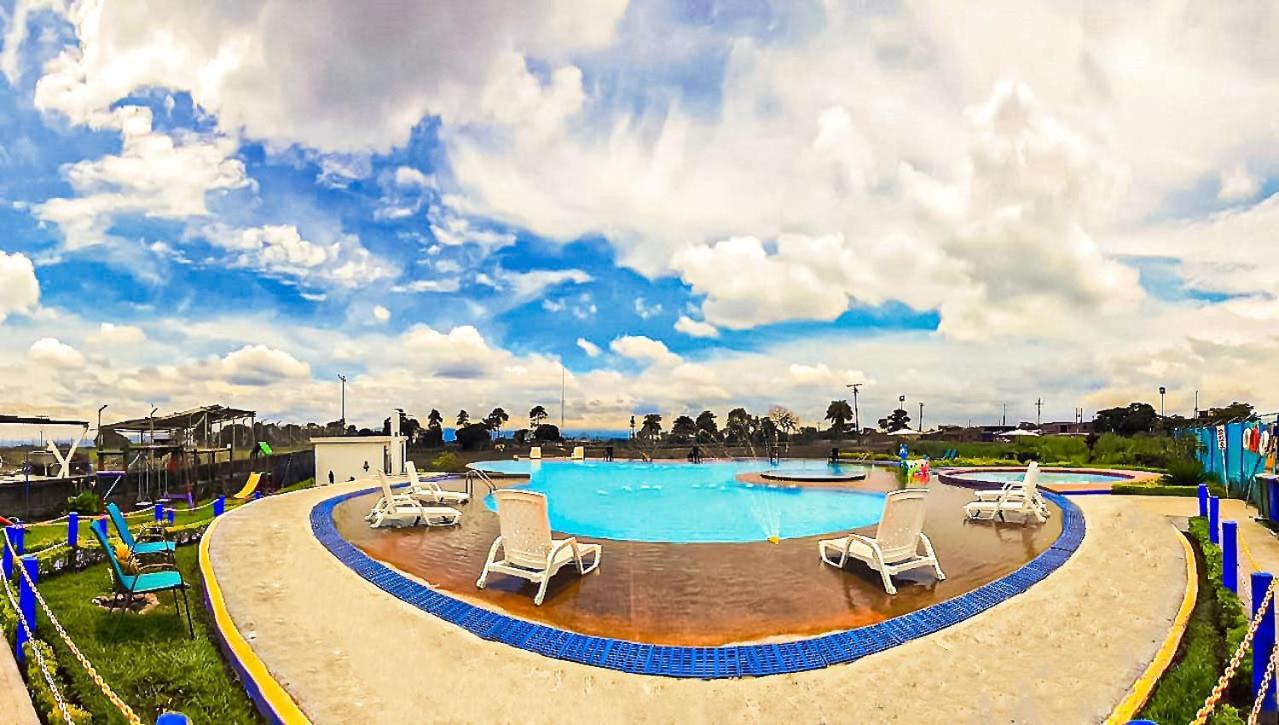 2km Parque Del Cafe Bookutrip - 311-227-59-73